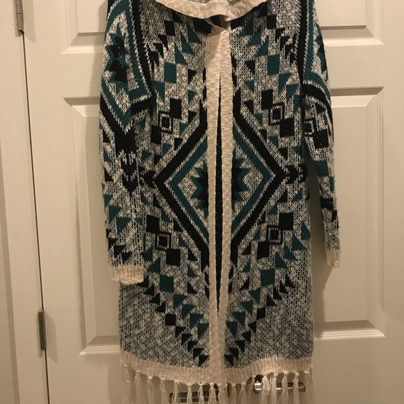 Maurices hooded sweater w/fringe. Teal/cream/black - Picture 2 of 3